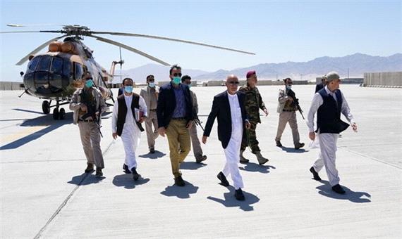 طالبان مناطق مختلف را تصرف می کند غنی از پایگاه نظامی بازدید می کند!