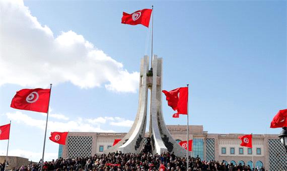رئیس جمهور تونس دولت و پارلمان اسلامگرا را سرنگون کرد/شادی هواداران سعید