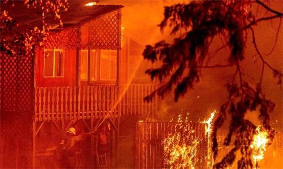 غرب آمریکا در آتش می سوزد؛ گسترش آتش سوزی بزرگ در کالیفرنیا