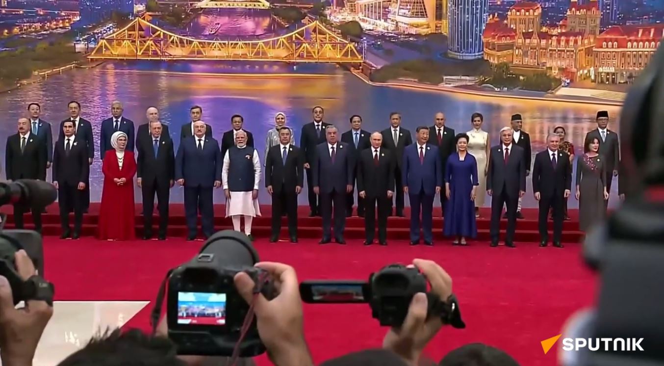 سران کشورهای عضو اجلاس شانگهای در چین در یک قاب