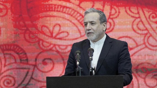 عراقچی: ایران به مشورت‌های سیاسی خود درباره تجاوز رژیم صهیونیستی به قطر ادامه می‌دهد