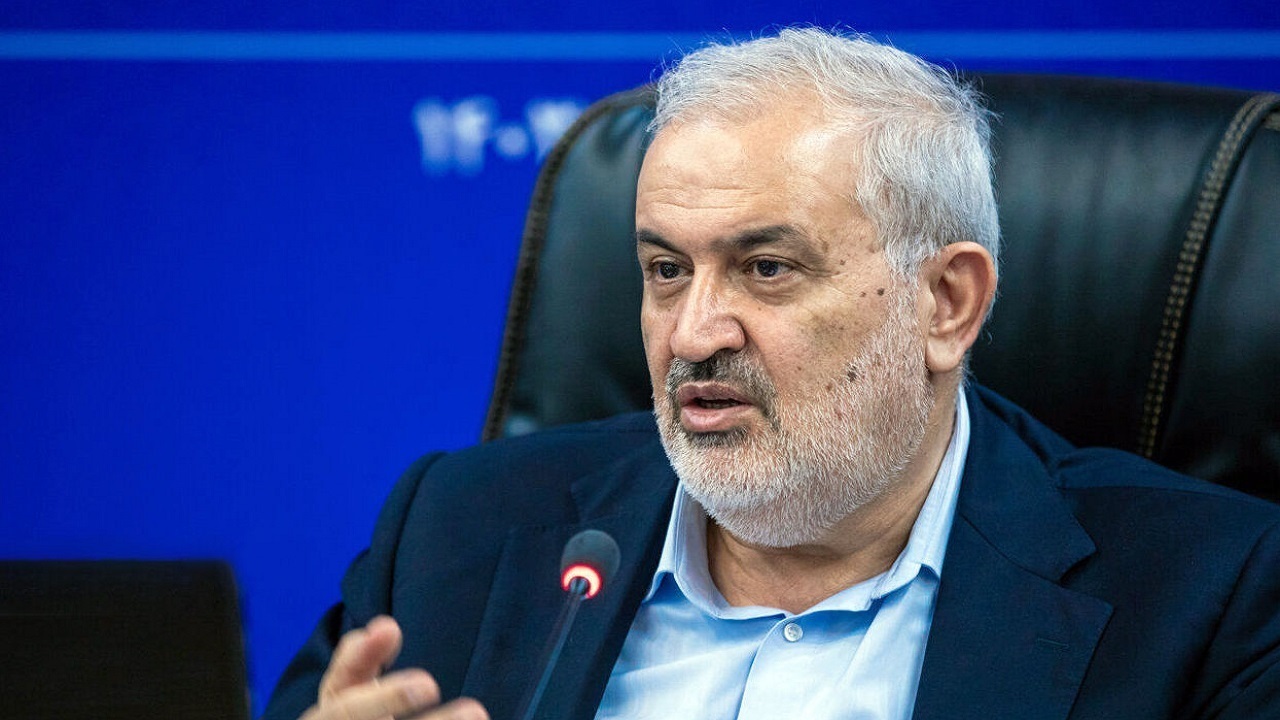 وزیر نیرو: اگر درب‌های تمام دنیا را به ما ببندند می‌توانیم چراغ خانه خودمان را روشن کنیم