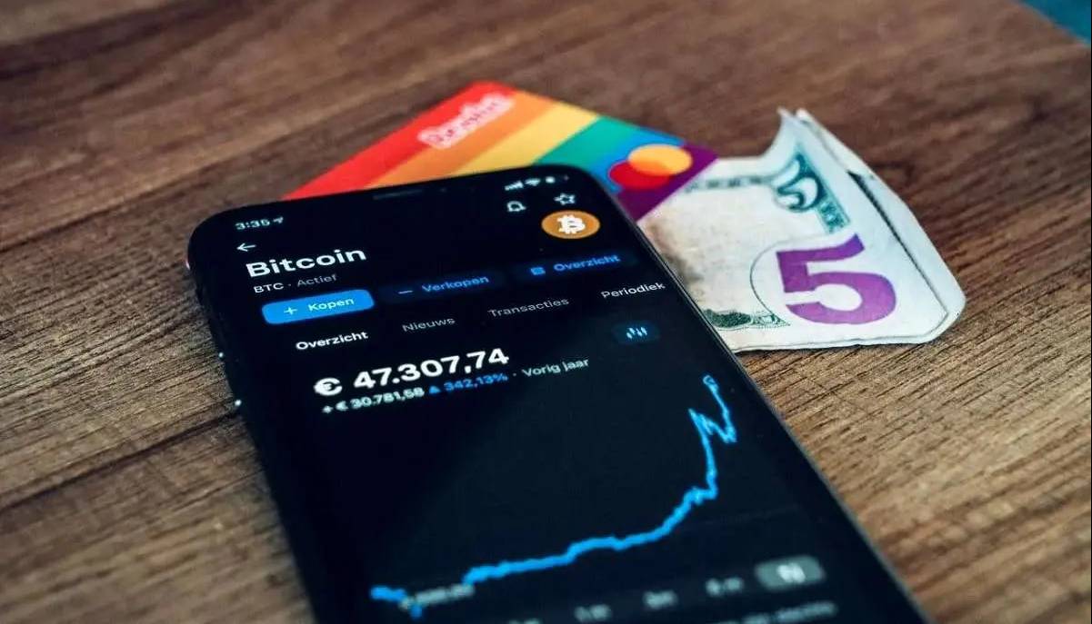 استخراج ارز دیجیتال با گوشی: واقعیت یا افسانه؟