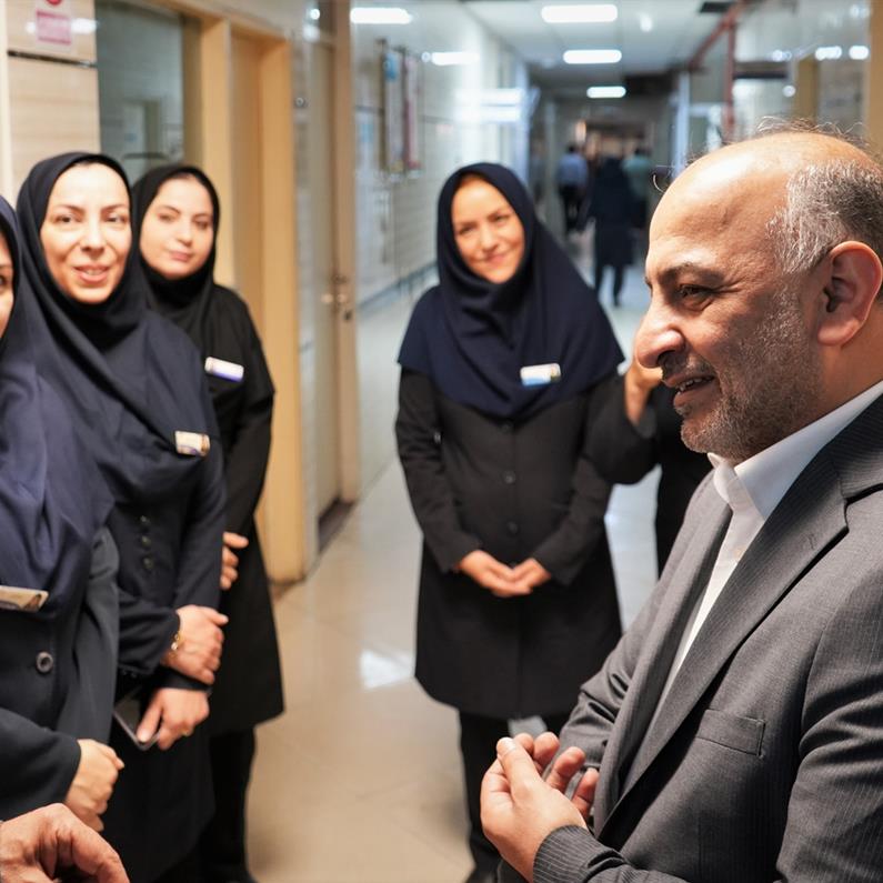 مدیرعامل بیمه دی با حضوردر بیمارستان مصطفی خمینی:‌  نام‌گذاری روز میلاد حضرت زینب (س) به عنوان روز پرستار، مایه مباهات و افتخار برای پرستاران است