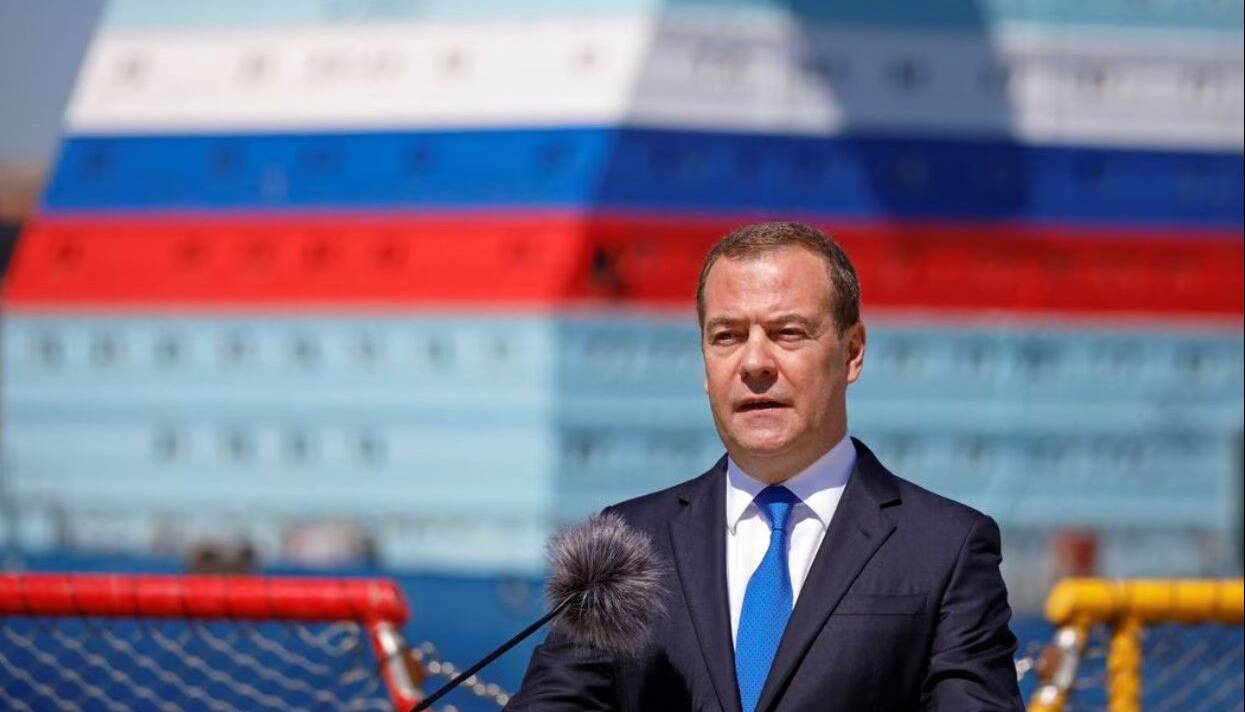 مدودف: مسکو به دلیل اقدامات آمریکا مجبور به آماده‌سازی آزمایش‌های هسته‌ای شد