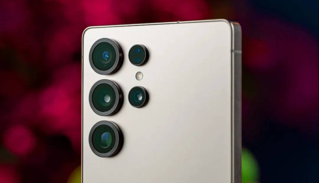 گلکسی S۲۶ اولترا، نیامده با آیفون ۱۷ پرو مکس مقایسه شد