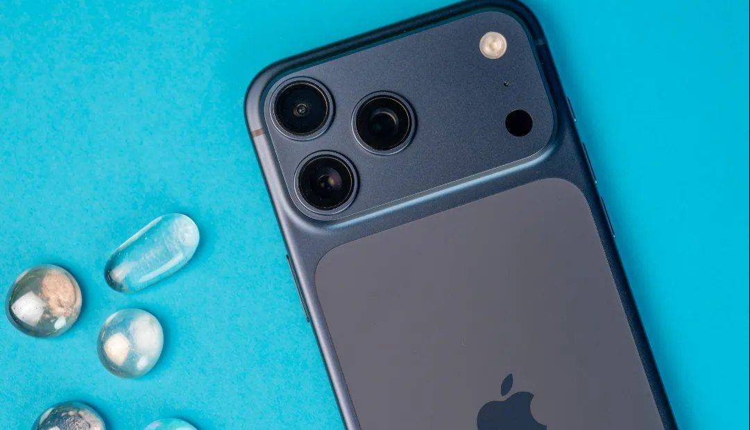 قاب پشتی آیفون ۱۸ پرو شفاف می‌شود؟