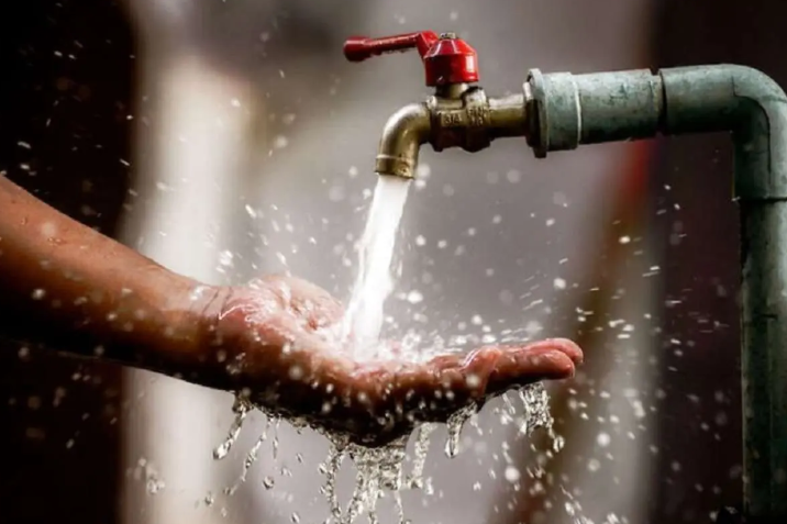 ‌نیمی از آب شرب خانگی در ۲ استان گم می‌شود!