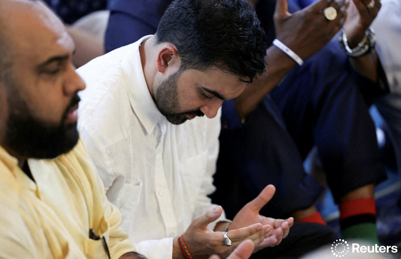 حضور شهردار جدید نیویورک در نماز جمعه