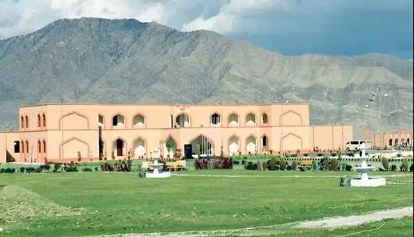 حمله تروریستی به دانشکده افسری در پاکستان