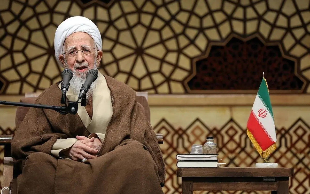 کنایه تند آیت‌الله جوادی آملی به برخی مدعیان: به‌جای نماز باران، دروغ و اختلاس را کنار بگذارید