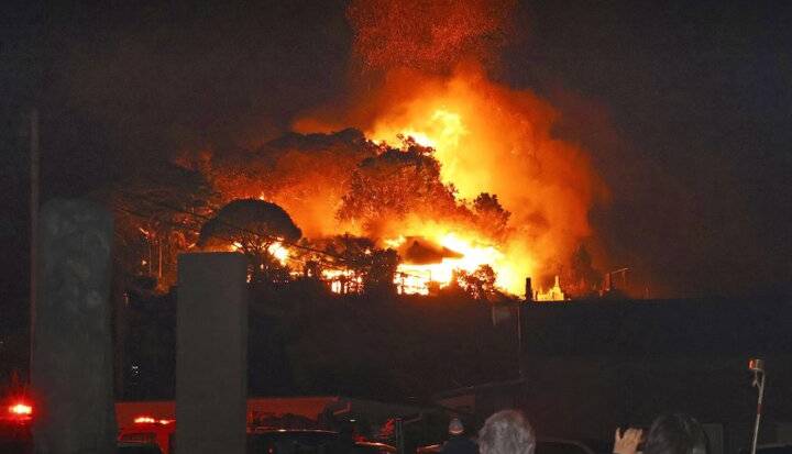 آتش‌سوزی گسترده در جنوب غربی ژاپن موجب تخلیه منطقه شد