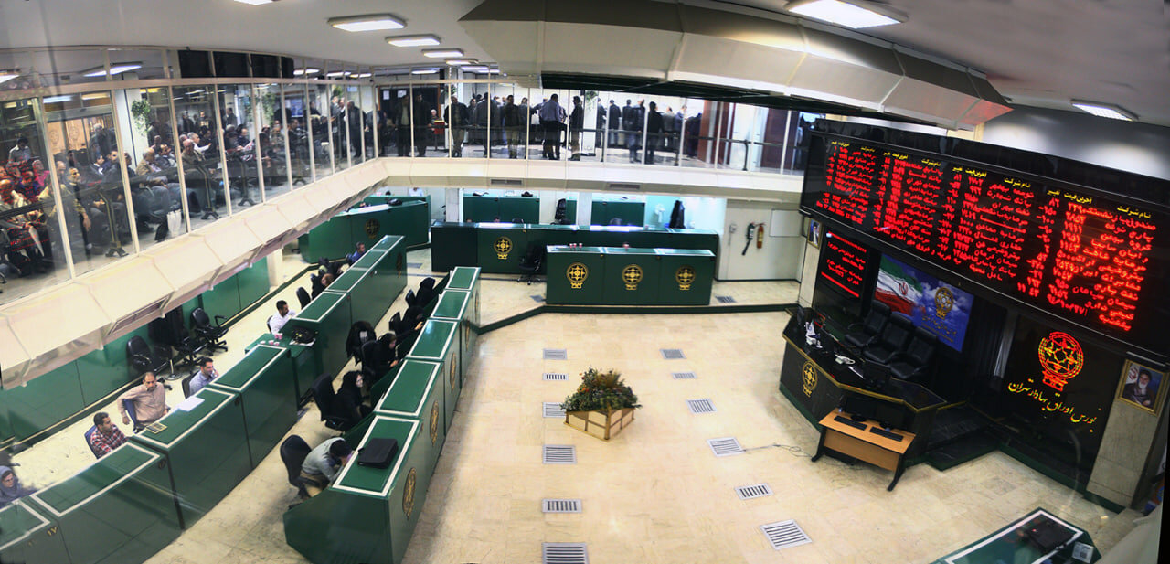 پیش‌بینی بورسِ فردا «یکشنبه»؛ بازار سهام در سودای فتح قله‌های جدید یا تعدیل و اصلاح؟