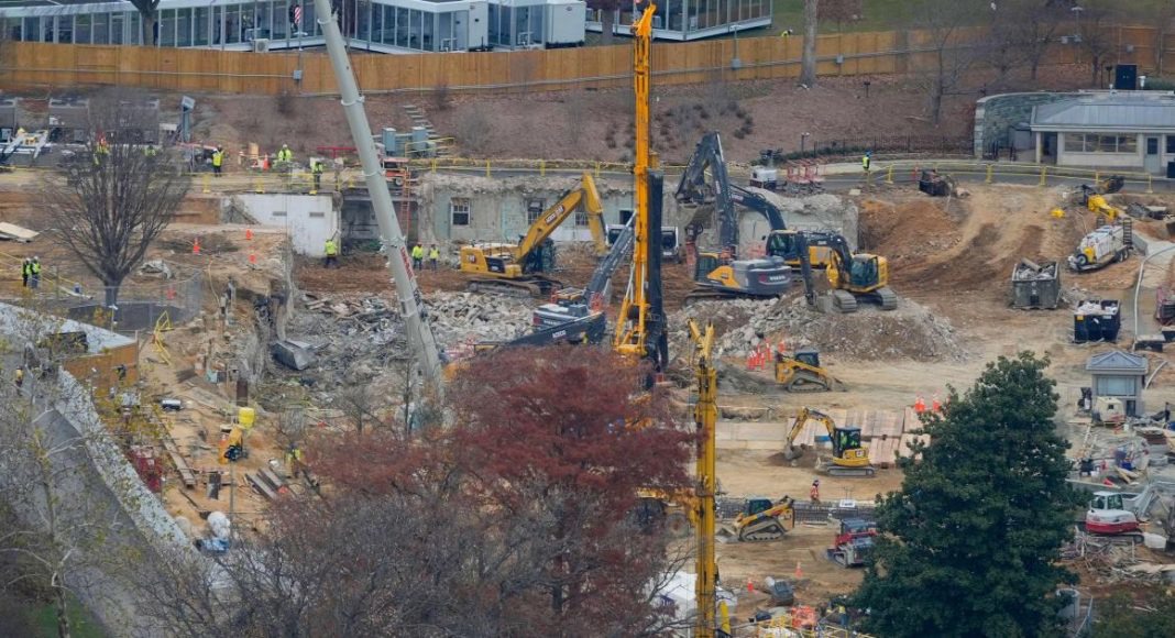 درگیری بر سر ساخت‌و‌ساز سالن رقص در کاخ سفید ادامه دارد؛ ترامپ تالارش را می‌خواهد!