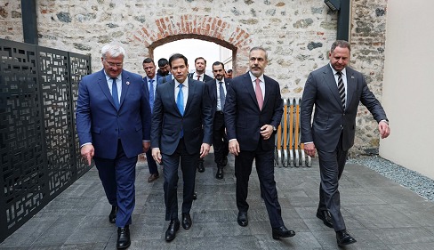 پولیتیکو: مذاکرات درباره جنگ اوکراین در میامی ادامه پیدا می‌کند