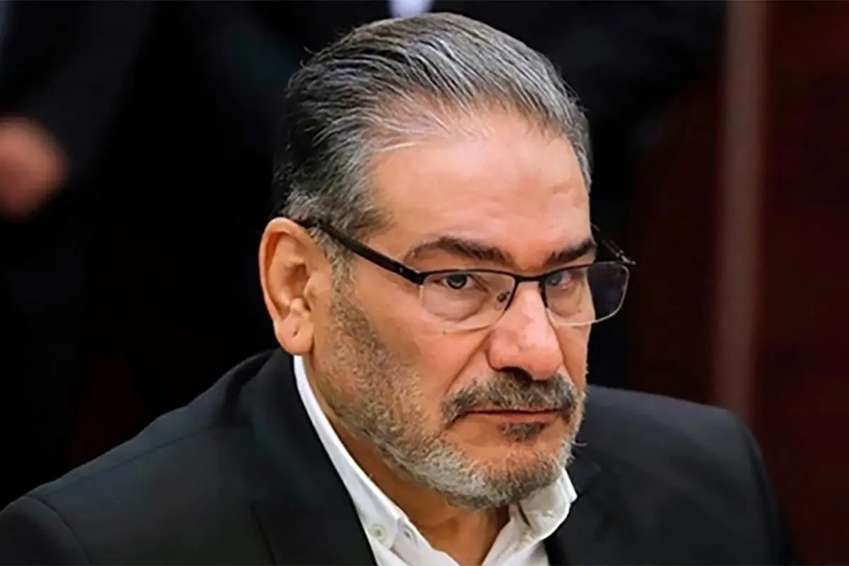 ستایش (فاطمه) شمخانی در ماجرای مهسا امینی در اروپا کشف حجاب کرد/ اگر انقلاب نشده بود، خانواده شمخانی نهایتا چند لنج داشت/ ویدئو