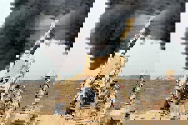 حمله توپخانه‌ای عربستان سعودی به یمن