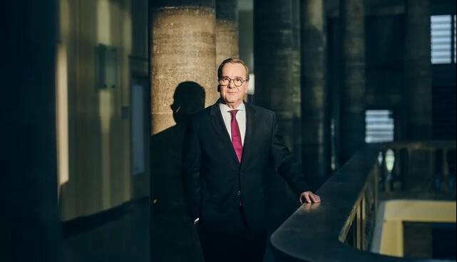 وزیر دفاع آلمان: پوتین می‌خواهد ناتو را از داخل منهدم کند