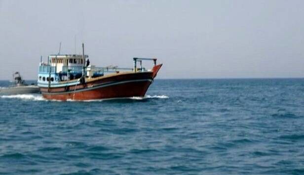 توقیف لنج حامل ۵۵ هزار لیتر سوخت قاچاق در آب‌های کیش