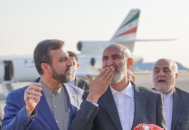 روایت غریب آبادی از یک مبادله فوق سری؛ حتی وزارت‌ خارجه هم اطلاعی نداشت!