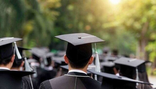 نظر شورای انقلاب فرهنگی درباره کاهش طول دوره تحصیلی