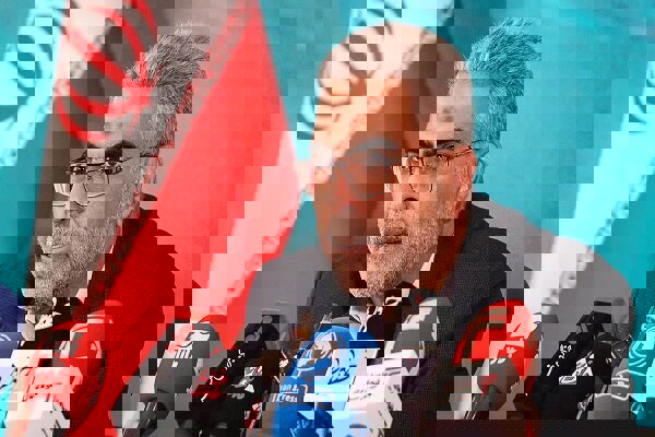 صمصامی: خرید ذخیره ۷ میلیاردی طلا علت کسری بودجه است