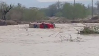 غرق شدن مرگبار یک خودرو در سیلاب هرمزگان