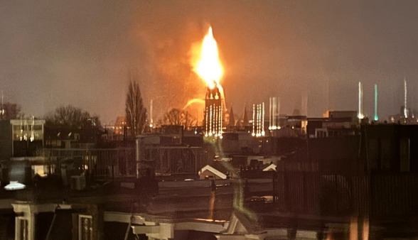 کلیسای ۱۵۰ ساله آمستردام طعمه حریق شد