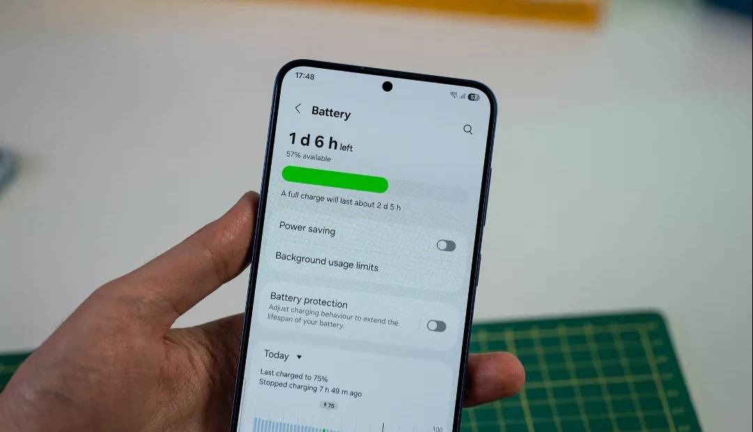 سامسونگ روی باتری ۲۰ هزار میلی‌آمپرساعتی با شارژدهی ۲۷ ساعته کار می‌کند