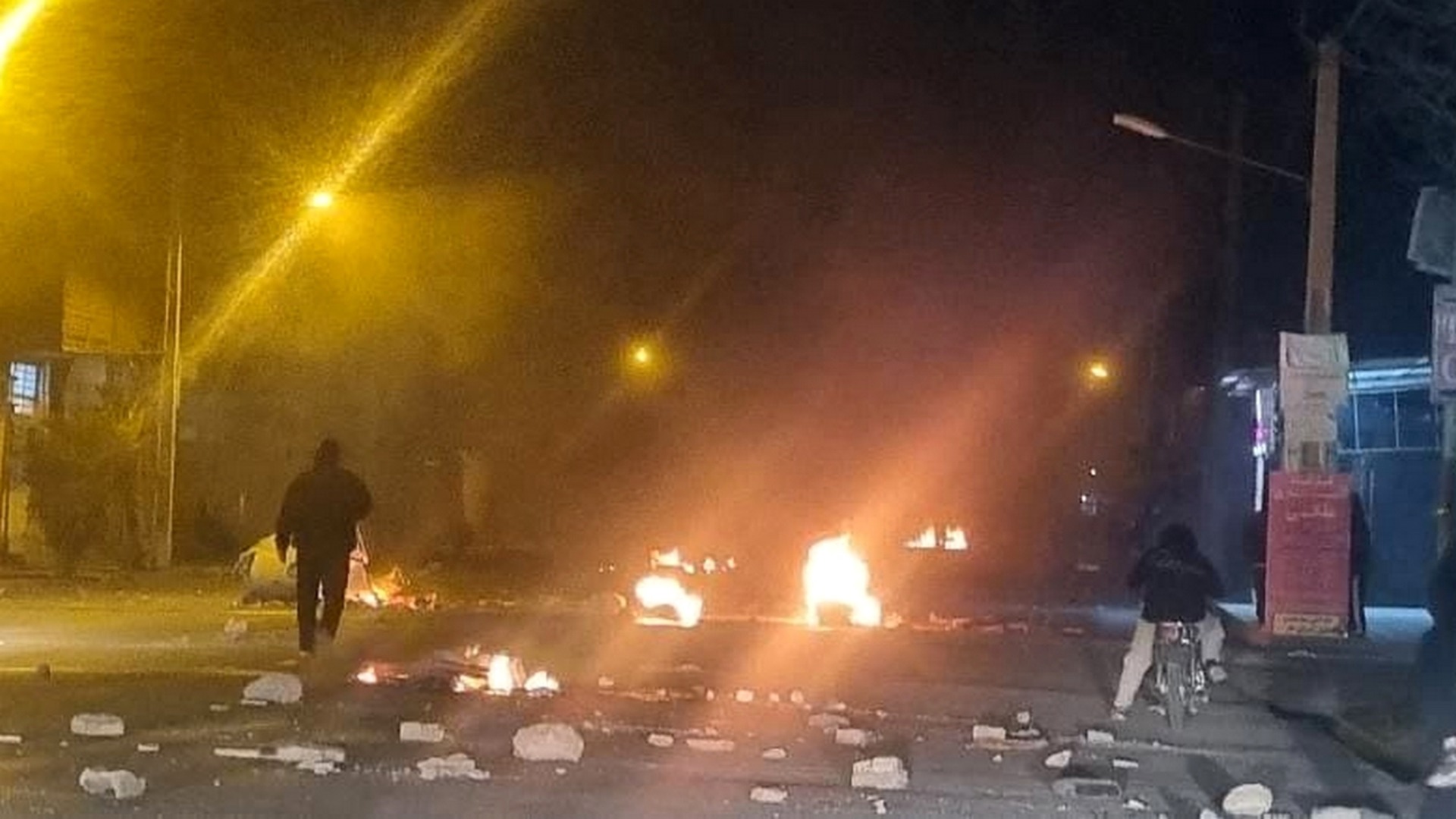 سرمقاله جوان/ صحنه روشن شد حتی برای نخبگان!