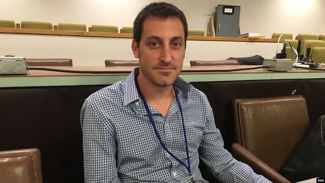 باراک راوید خبرنگار آکسیوس، توییت علی لاریجانی را در صفحه خود بازنشر کرد