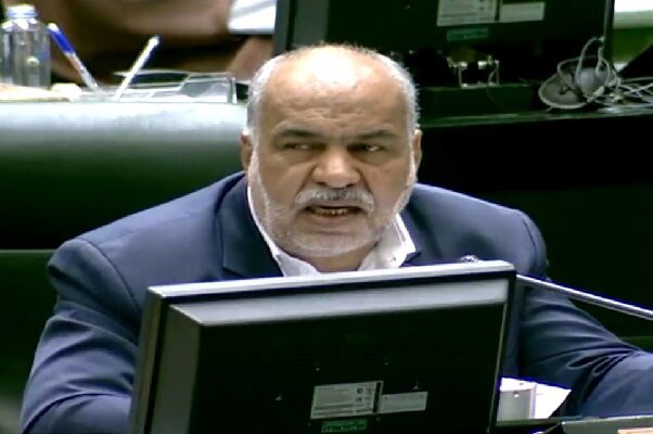 صباغیان خطاب به جبلی: جلوی برنامه‌هایی که با دلقک‌بازی بین مردم اختلاف می‌اندازد را بگیرید