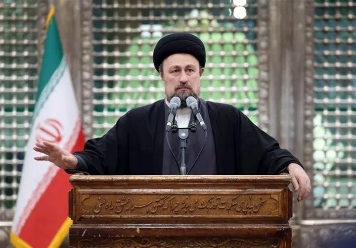 سید حسن خمینی: دفاع در برابر دشمن خارجی اصل است اما باید با مردم مهربان بود/ نهج البلاغه می خواهد والی به گونه ای عمل کند که مردم متمایل شوند/ اگر جایی از عدالت اقتصادی، اجتماعی و سیاسی خارج شدیم باید به مسیر بازگشته و جبران کنیم و نباید ظلم کنیم