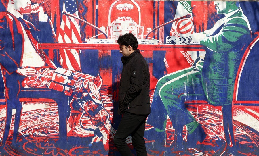 ادعای رسانه بریتانیایی امواج: مذاکرات مستقیم با طرف‌های آمریکایی در حال حاضر در دستور کار ایران نیست