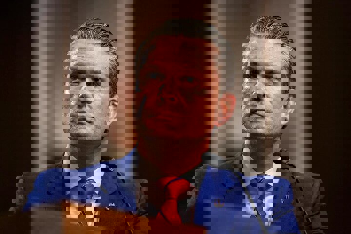 وزیر جنگ آمریکا: ما مسیحی هستیم و وظیفه حفظ این دین را داریم!