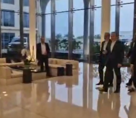 تصاویری از بازگشت هیات مذاکراتی ایران از محل گفت‌وگوها