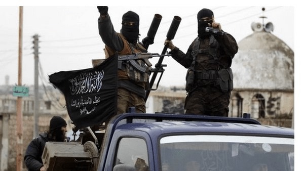 ۲۵۰ داعشی تحت نظارت آمریکا از سوریه وارد عراق شدند