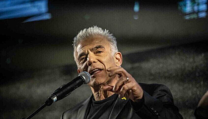 هبر اپوزیسیون کابینه رژیم اسرائیل خواستار تحقیق کیفری علیه نتانیاهو شد