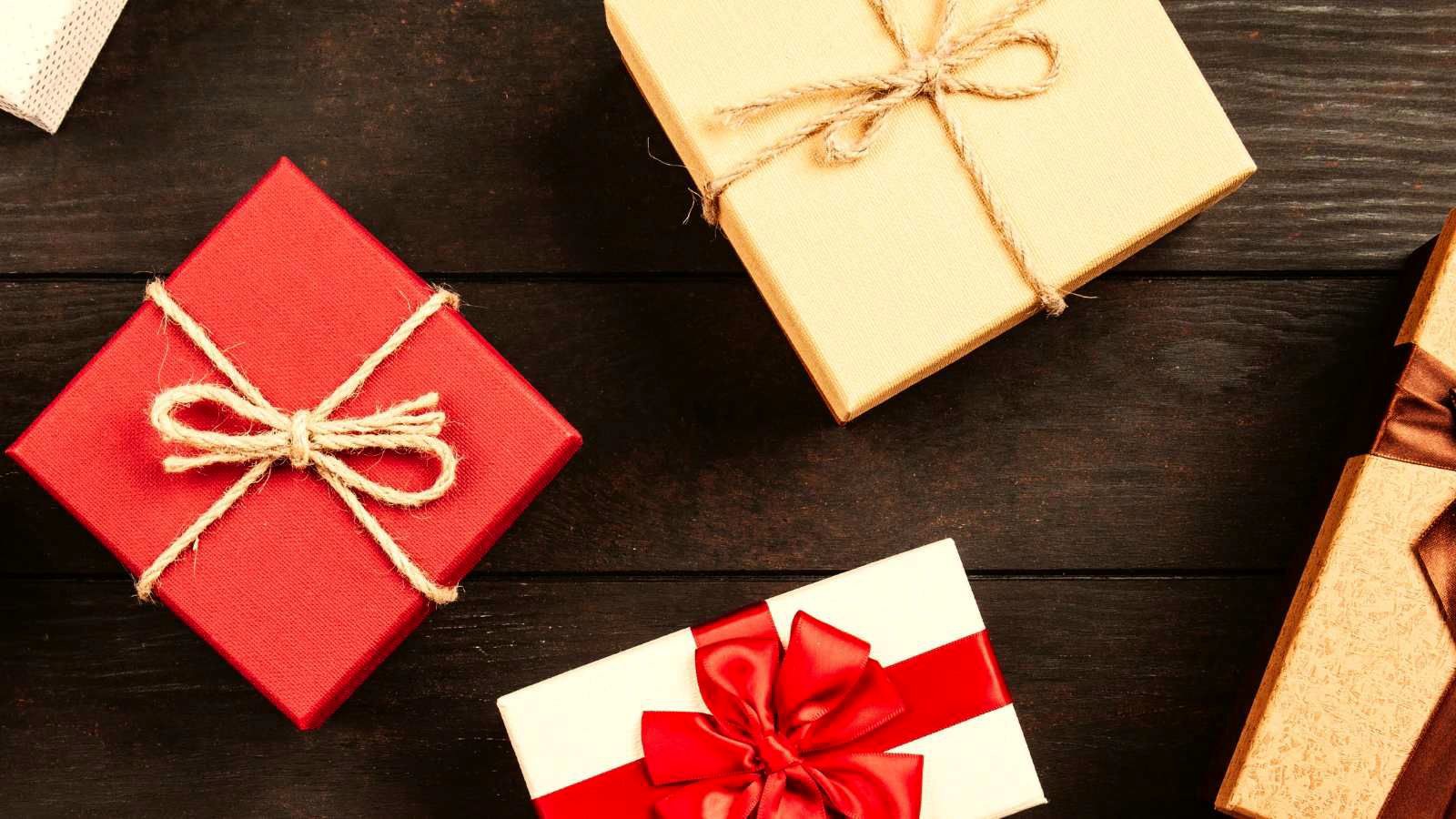 برای نامزدم کادو چی بخرم؟