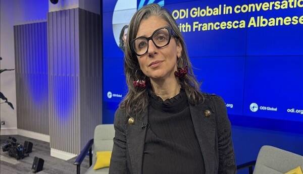 حمایت ۱۰۰ هنرمند بین المللی از آلبانیز در برابر تل آویو