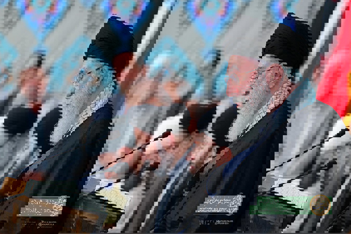 لحظه ورود رهبر انقلاب به محفل انس با قرآن کریم