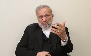 متکی: وضعیت آمریکا مثل حکایت خانی است که در چاه افتاده اما ریسمان را نمی‌گیرد