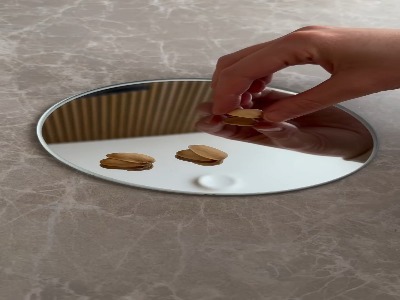 با پوست پسته آینه ساده را تزئین کن