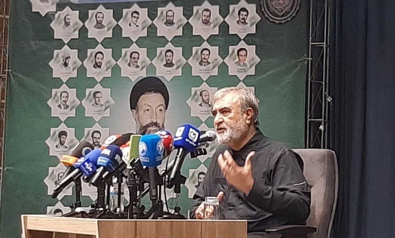 روایت رئیس کمیسیون امنیت ملی مجلس از اصرار مقام اماراتی برای تحویل نامه ترامپ به رهبر شهید