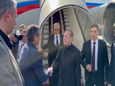مدودف وارد تهران شد
