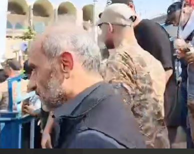 حضور رئیس رسانه ملی در مراسم وداع با پیکر رهبر شهید و خانواده ایشان