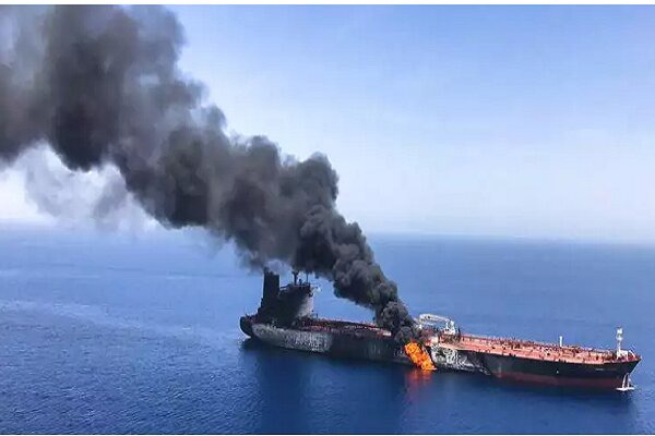 حمله پهپادی به یک نفتکش در بندر بصره عراق؛ بارگیری نفت متوقف شد