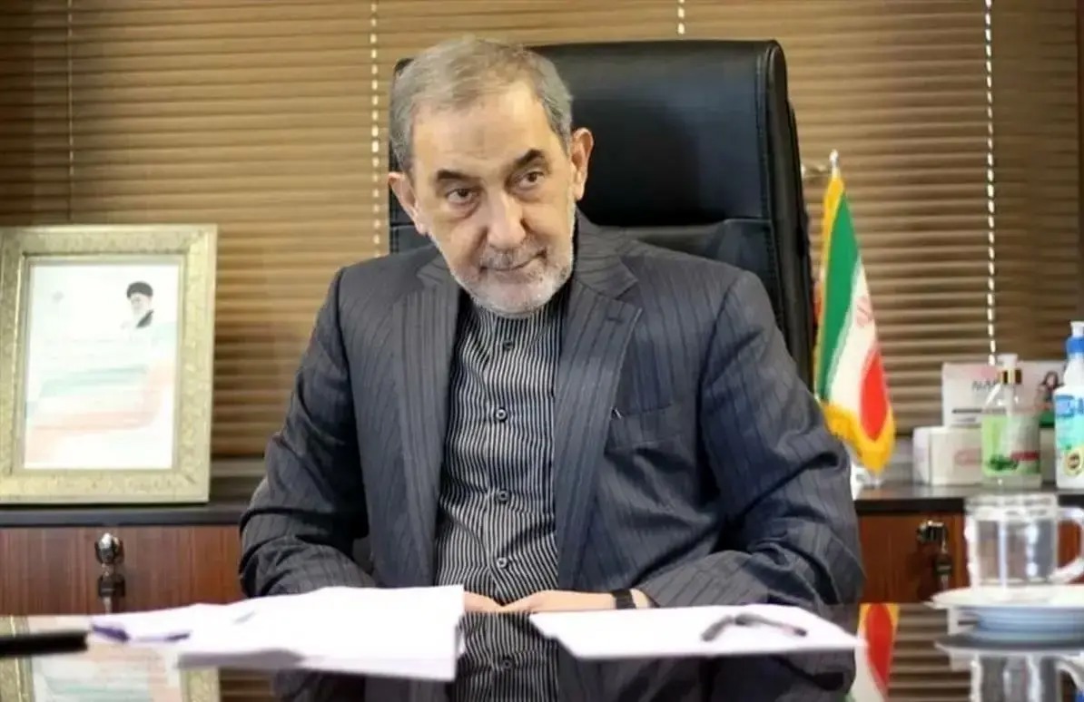 انتقاد رئیس دفتر خاتمی در دوران ریاست جمهوری به موضع ولایتی درباره‌ عراق/ فاز اطلاعات تاریخی گرفته، جوری که گویا مشکلات یزید وعاشورا و توابین و مختار را باید نخست وزیر عراق جواب بدهد