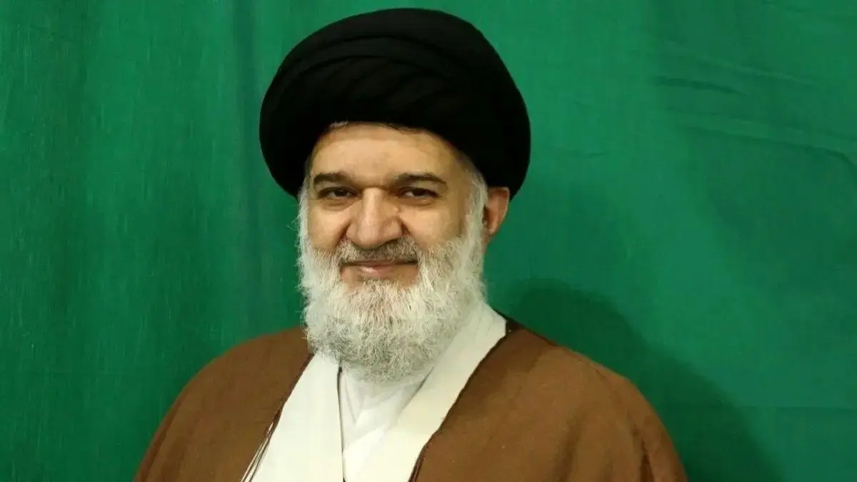 گوشه هایی از کلاس ریاضیات ولایی آیت الله محمدباقر خرازی/ دبیرکل حزب‌الله ایران: انگلیسی را از چپ به راست می نویسند، چون زبان شیطانی است/ شیطان موقع نزول در جزیره براتانیا یا همین بریتانیا قرار گرفت/ ویدئو