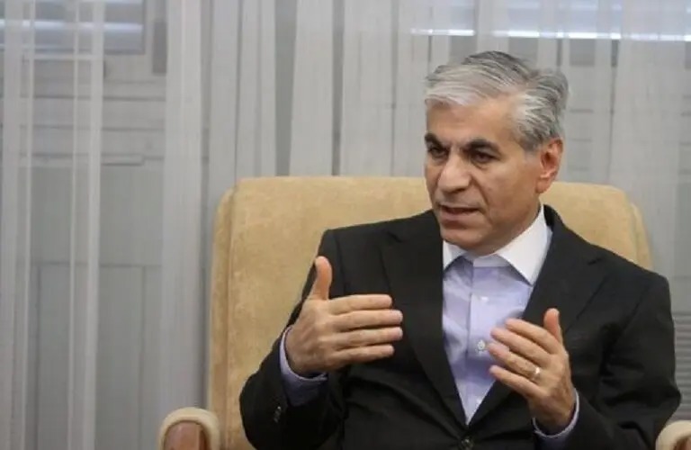 در آمریکا صف بنزین تشکیل نمی شود، بشود هم چه چیز گیر شما می‌آید؟/ چه خواسته‌ای دارید غیر از خواسته های موجود در یادداشت تفاهم؛ کاخ سفید را حسینیه کنیم؟! / شعارهای تند یا زاییده توهم اند یا هیجان و یا نفوذ/ ویدئو